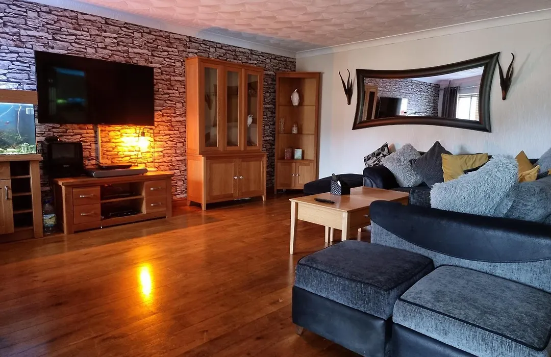 Castle Lodge - Brecon Beacons Accommodation-1